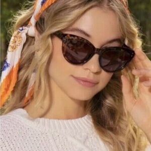 Saint Owen x Curateur WYLDE Tortoise‎ Shell Women’s Sunglasses (NWT)